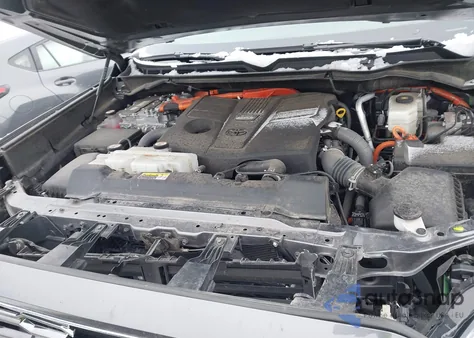 2024 Toyota Sequoia Platinum z USA, uszkodzony, nr VIN 7SVAAABA8RX032475